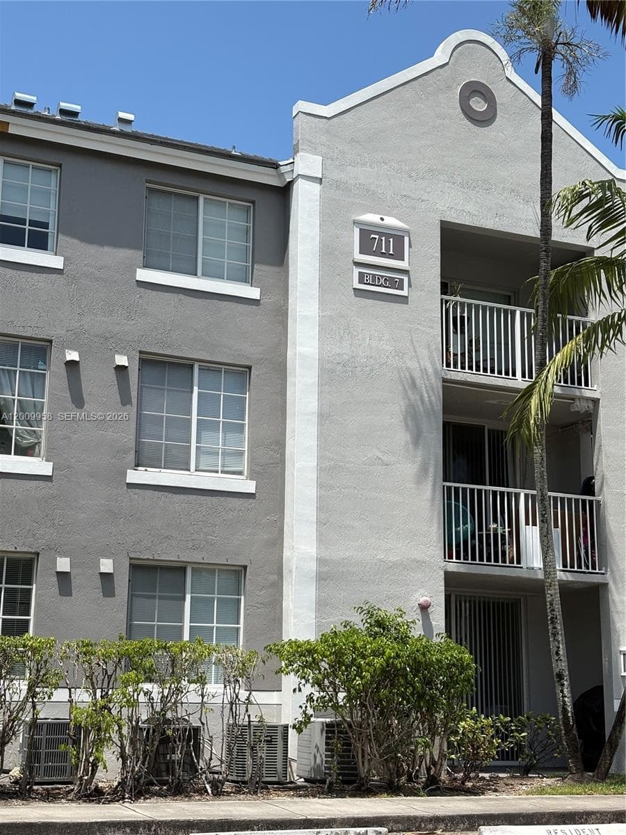 711 SW 111th Way # 202, Pembroke Pines, FL 33025 photo 2