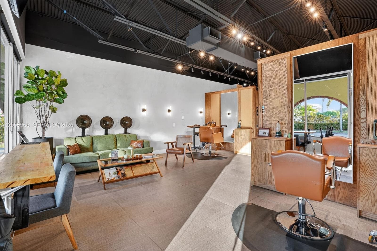 Turnkey Beauty Salon & Spa For Sale In Palmetto Bay, Palmetto Bay FL 33157