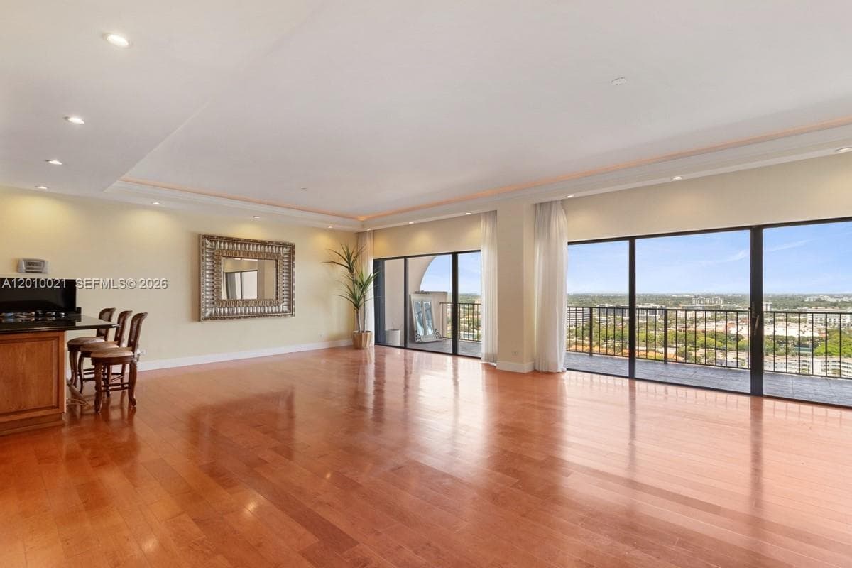1800 NE 114th St, Miami FL 33181 photo 4