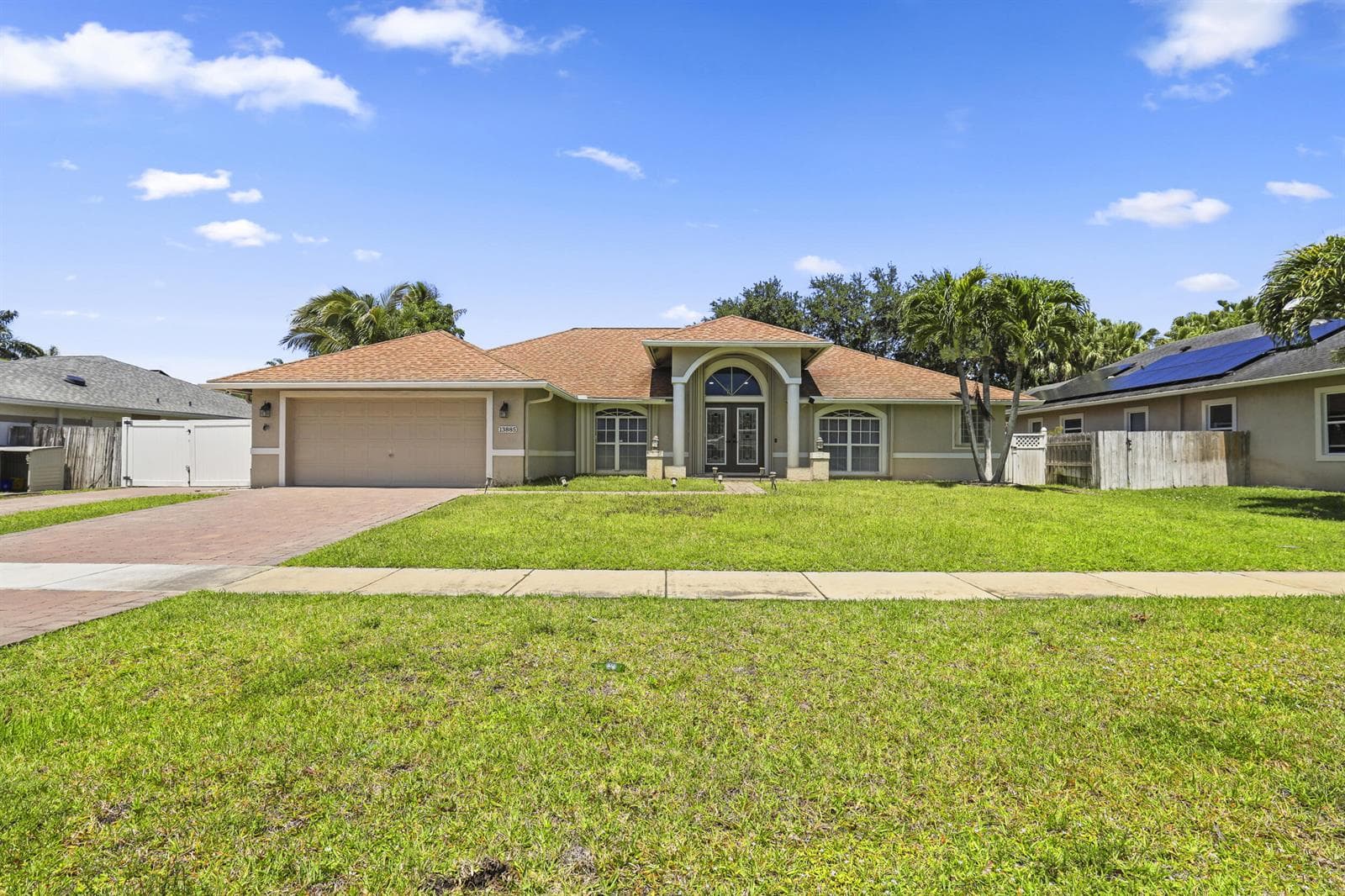 13885 Sheffield Street, Wellington FL 33414 photo 3