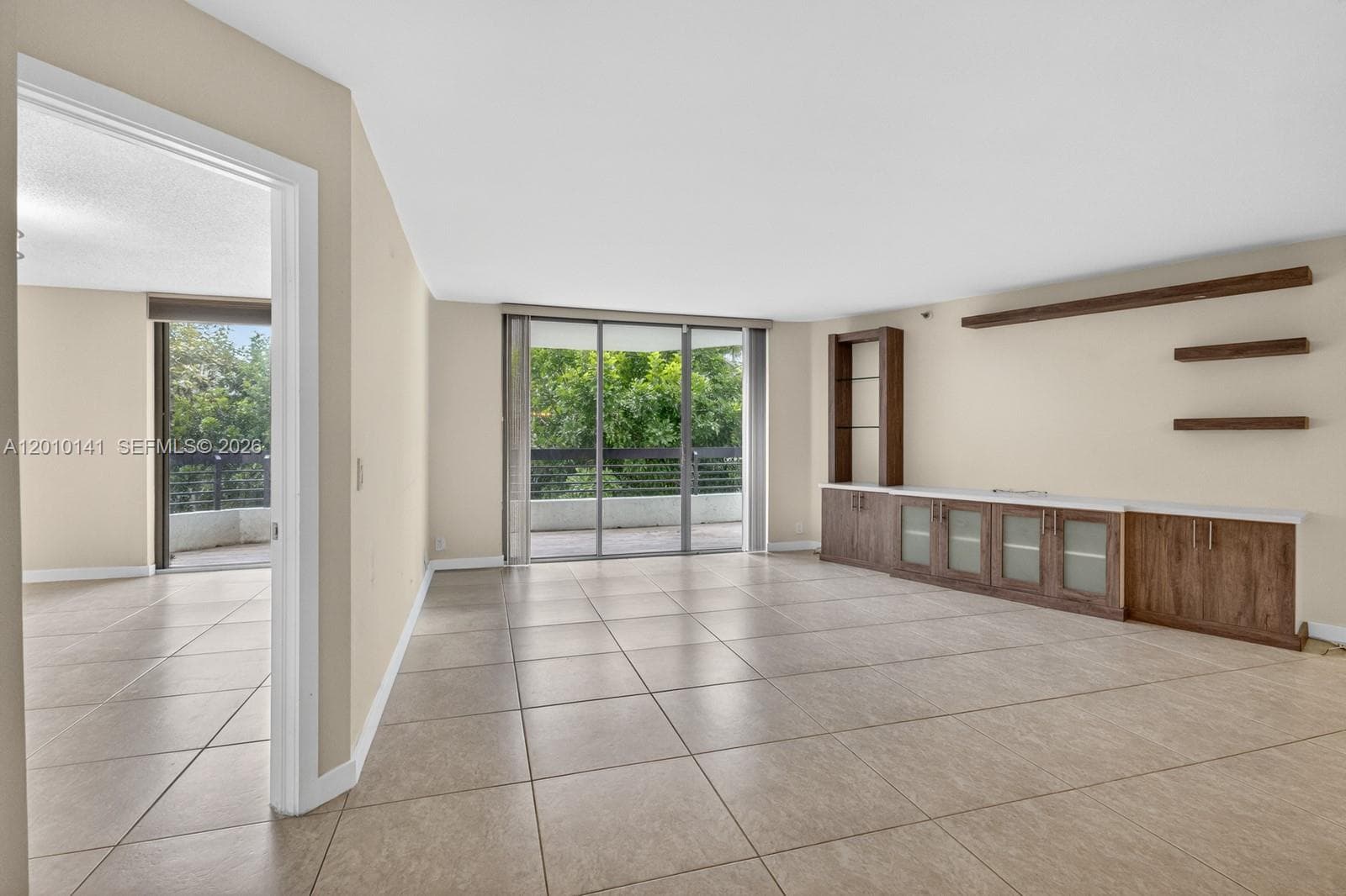 3500 Mystic Pointe Dr # 302, Aventura FL 33180 photo 5