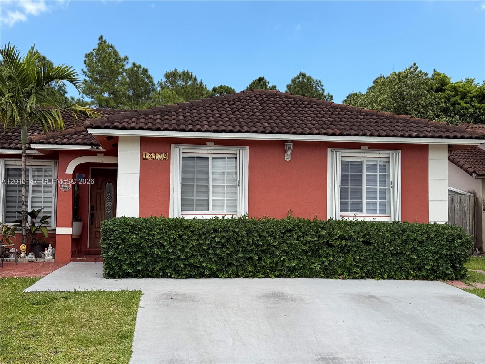 18109 SW 142nd Ct, Miami FL 33177 photo 2