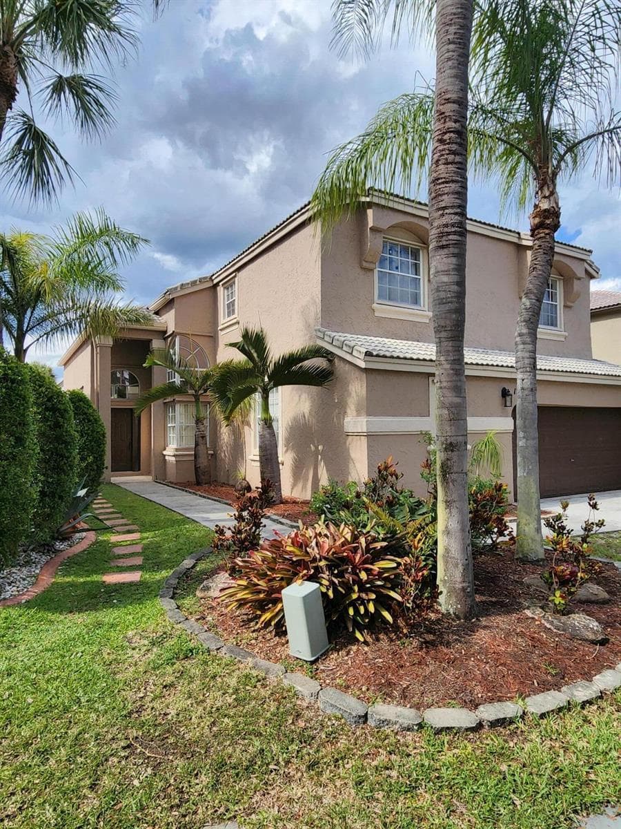 15729 NW Tenth Street NW, Pembroke Pines FL 33028 photo 2