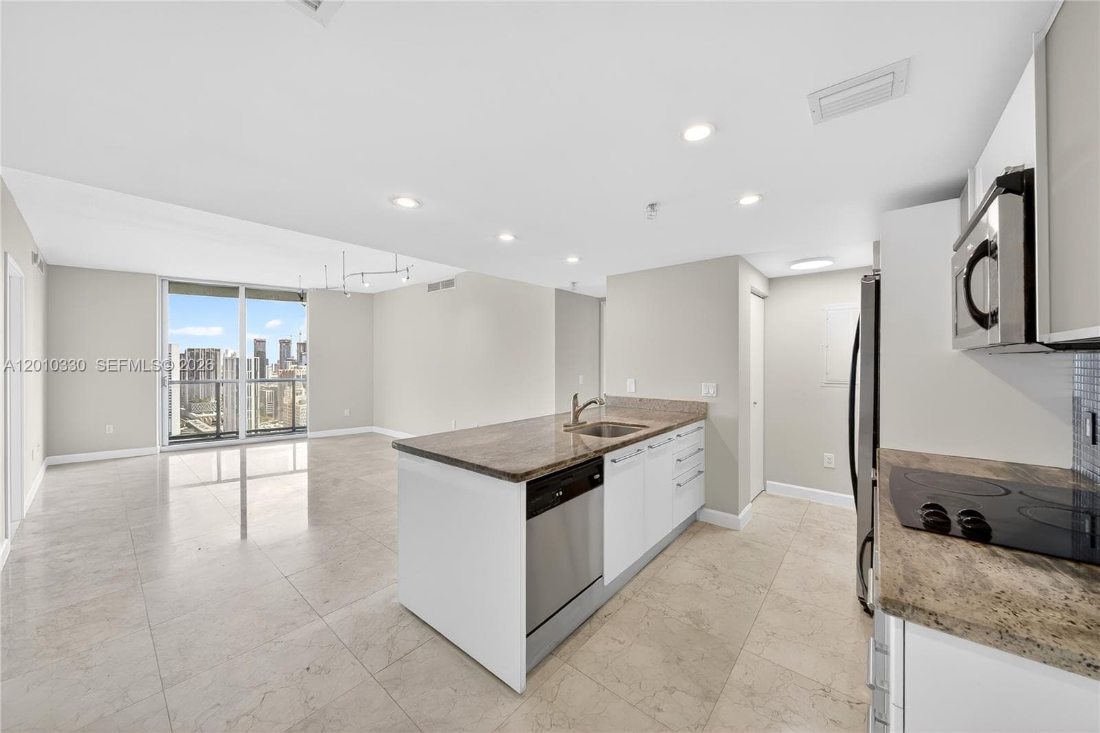 185 SW 7th St # 4209, Miami FL 33130 photo 5