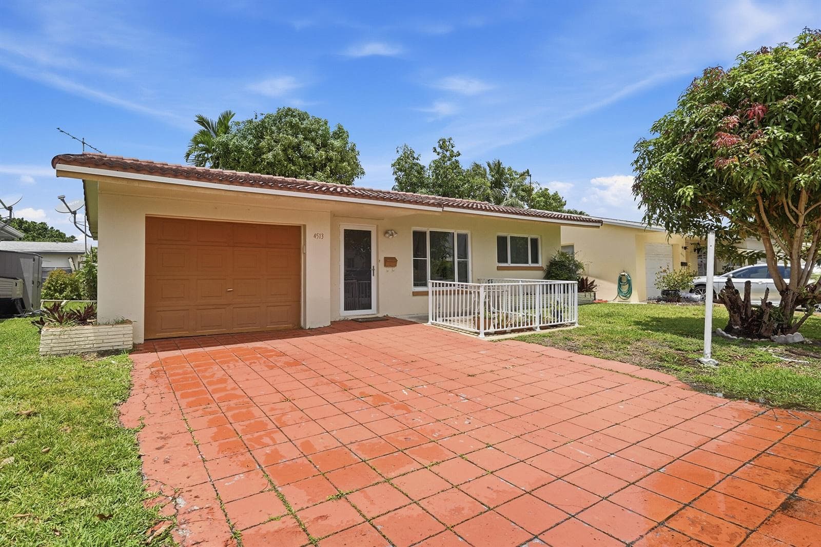 4513 NW 49th Street, Tamarac FL 33319 photo 3