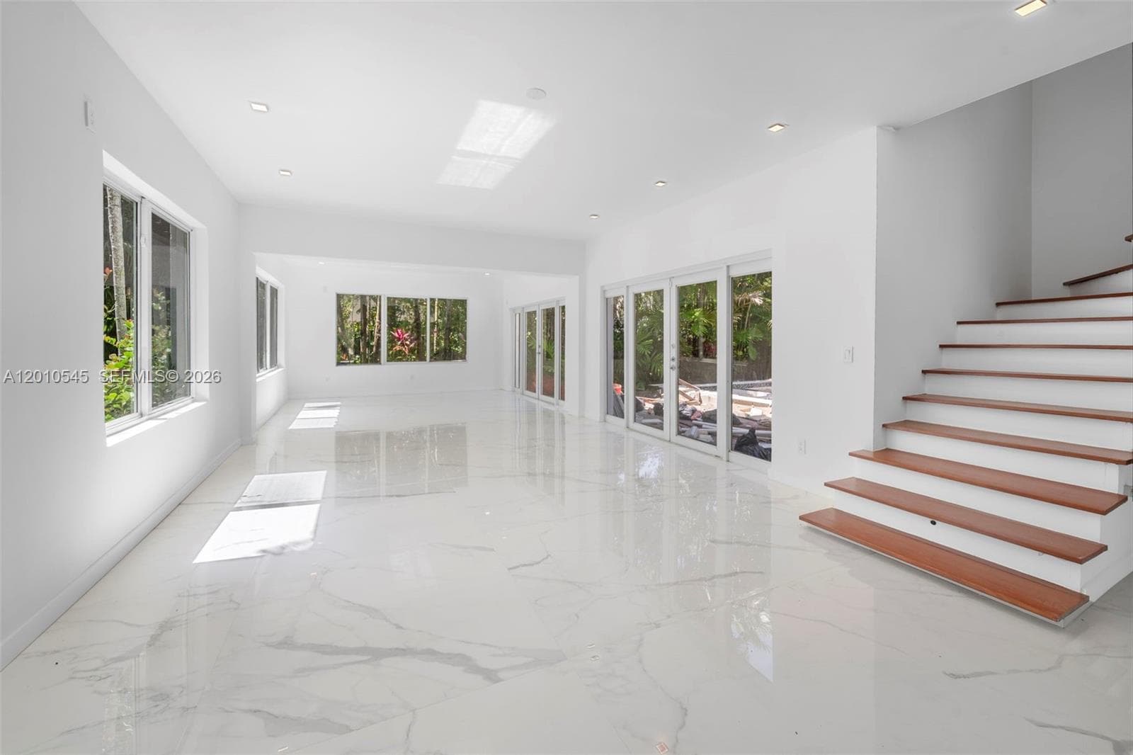 5824 Alton Rd, Miami Beach FL 33140 photo 2
