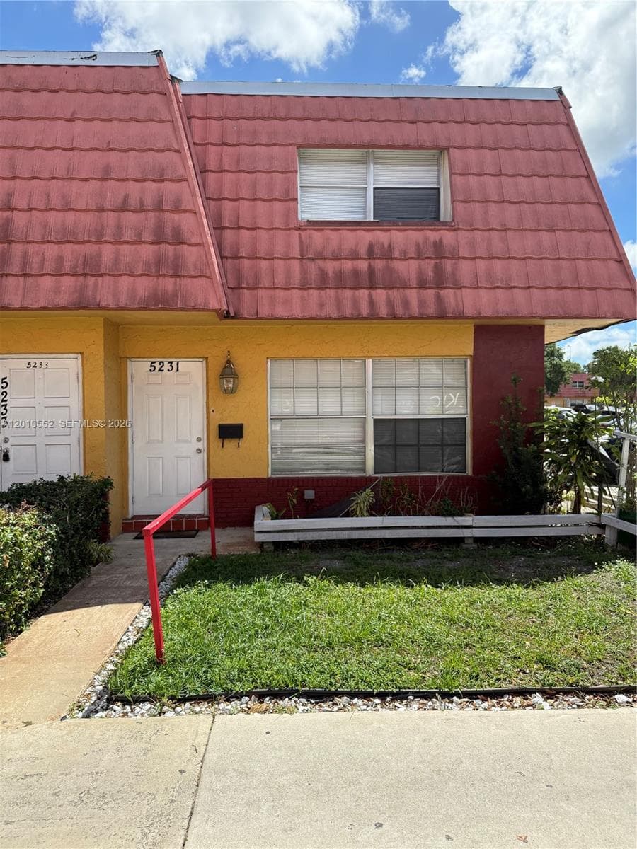 5231 NW 27th St # 8A, Lauderhill FL 33313