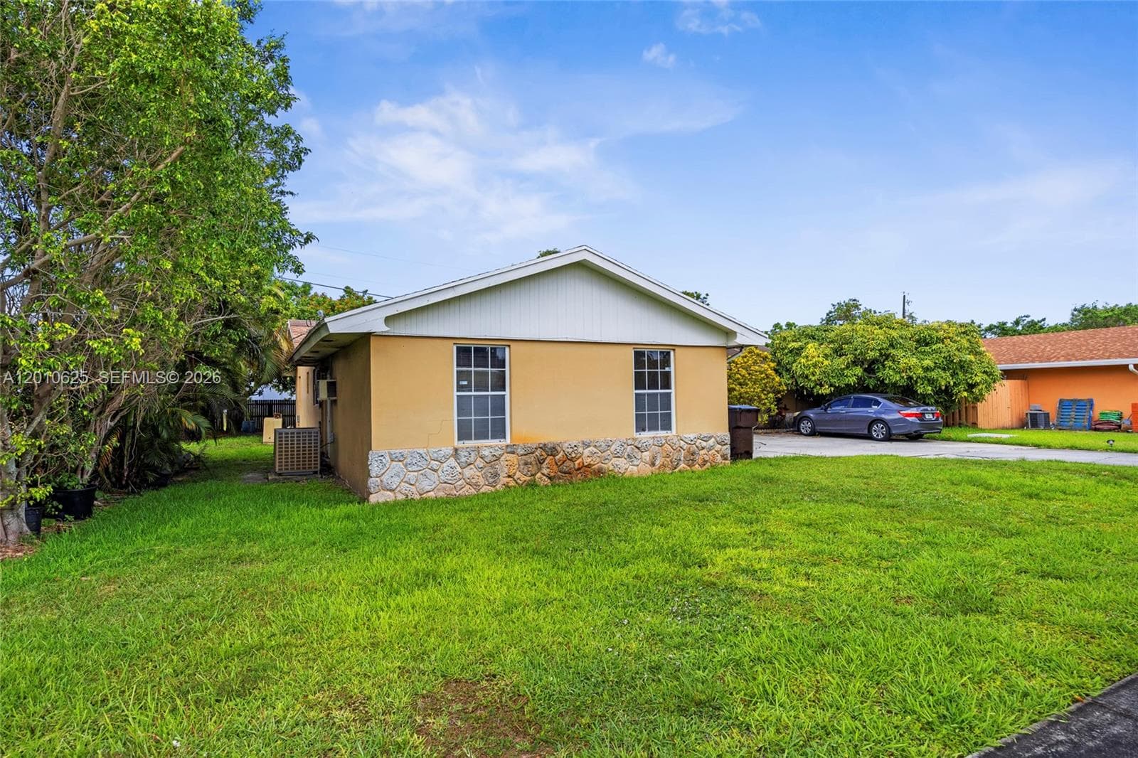 1831 Hiltonia Cir, West Palm Beach FL 33407 photo 2
