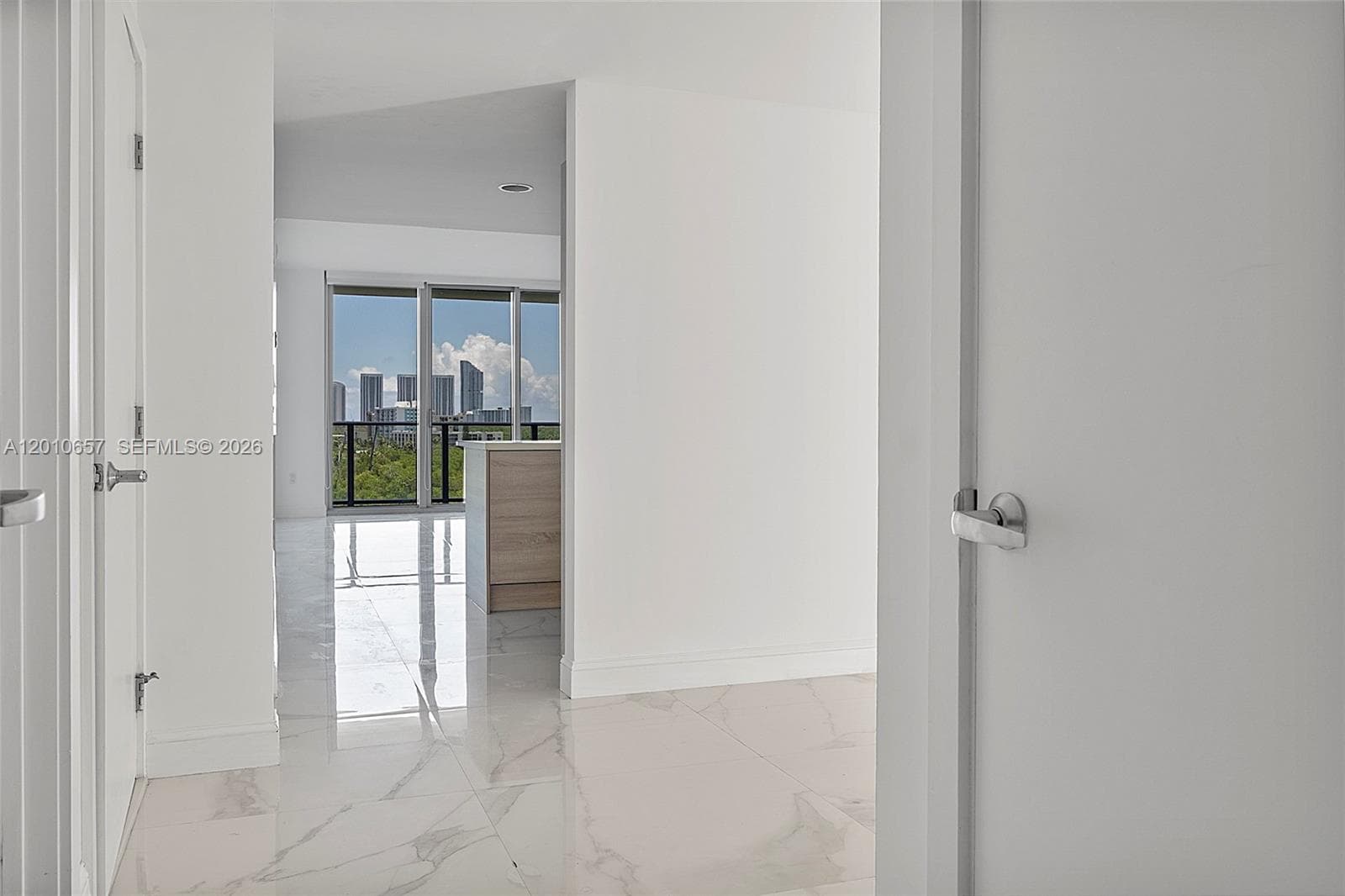16385 Biscayne Blvd # 717, North Miami Beach FL 33160 photo 2