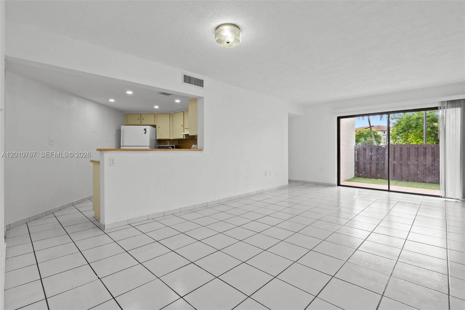 9431 Fontainebleau Blvd # 112, Miami FL 33172 photo 4