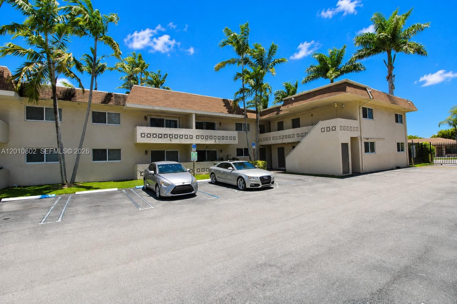 14500 SW 88th Ave # 222, Palmetto Bay FL 33176 photo 2