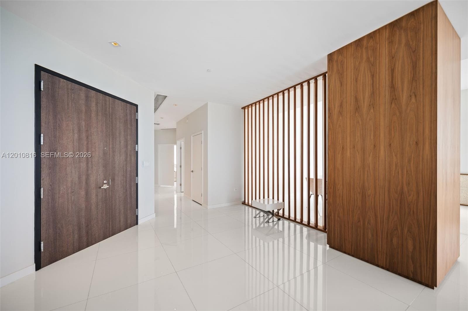 88 SW 7th St, Miami FL 33130 photo 2
