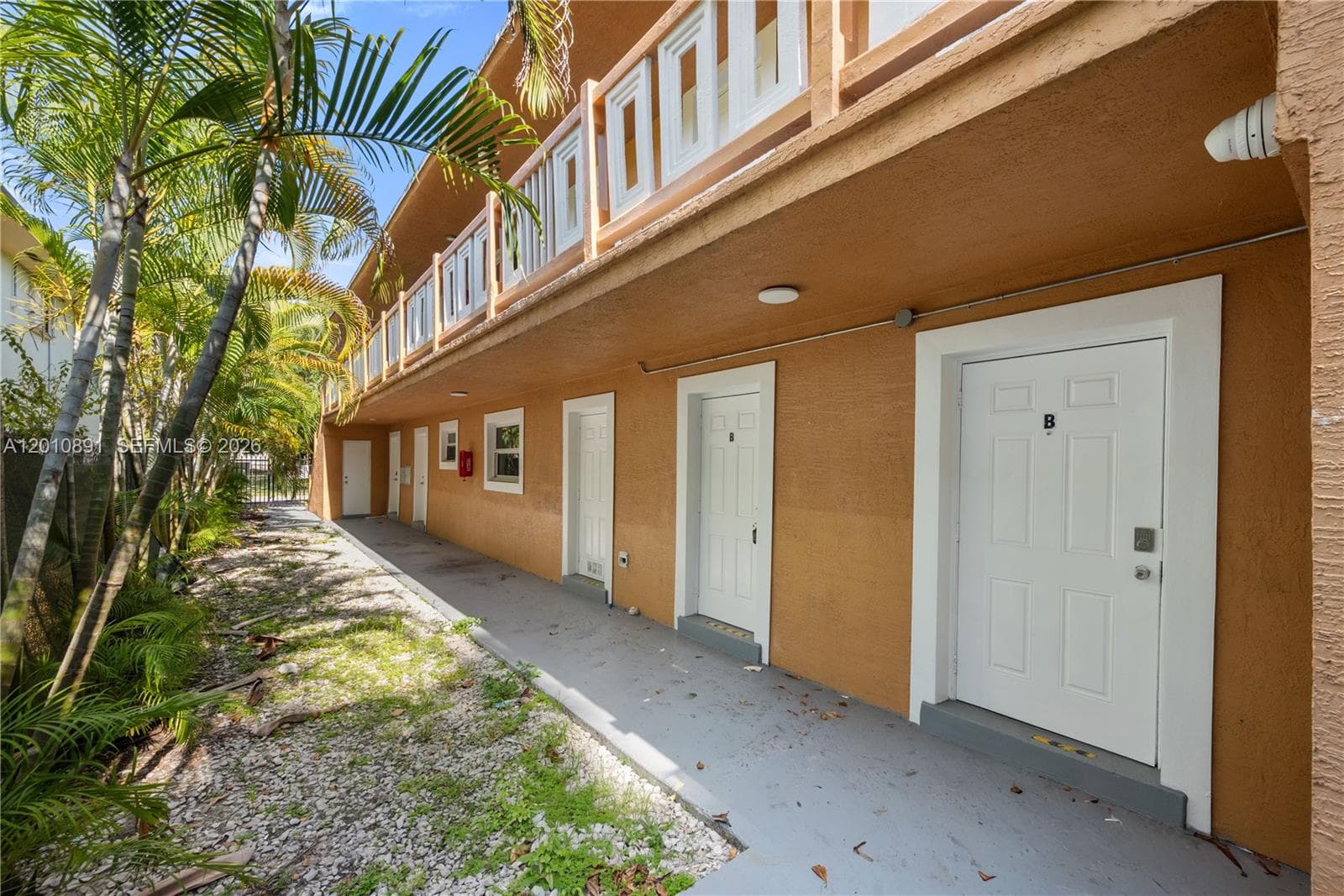 608 SW 16th Ave, Fort Lauderdale FL 33312 photo 2