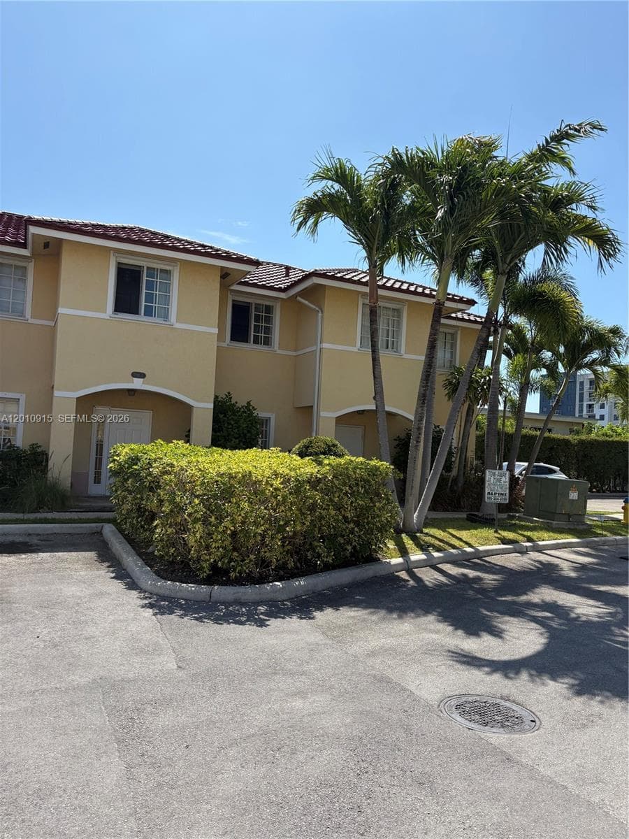 2086 NE 167th St # 108, North Miami Beach FL 33162 photo 2