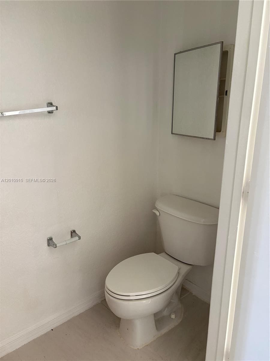 2086 NE 167th St # 108, North Miami Beach FL 33162 photo 5
