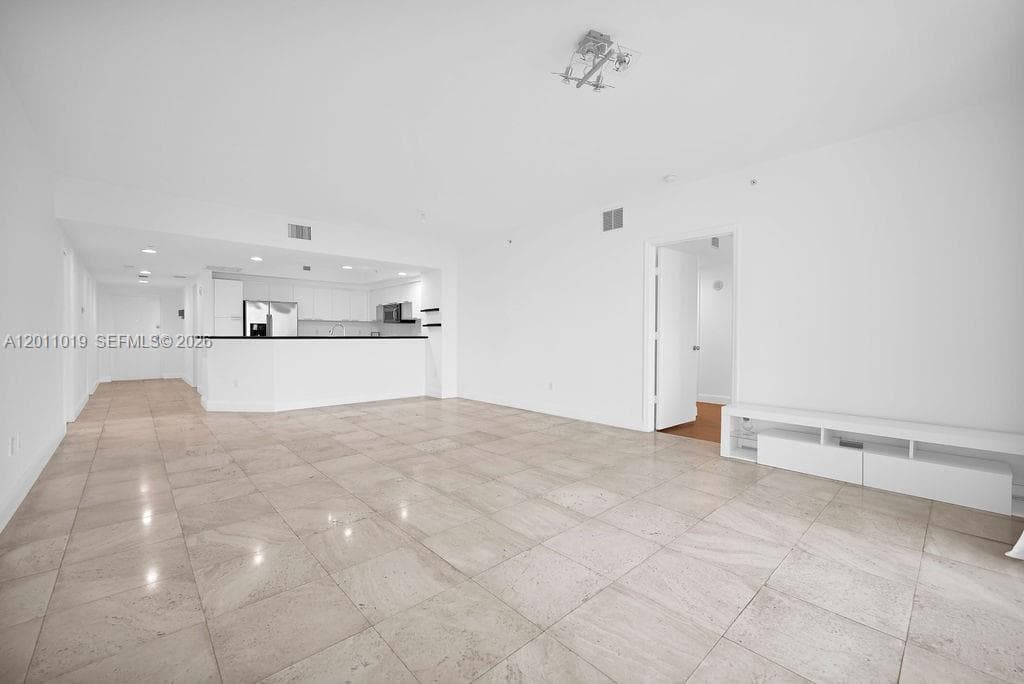 15051 Royal Oaks Ln # 1605, North Miami FL 33181 photo 5