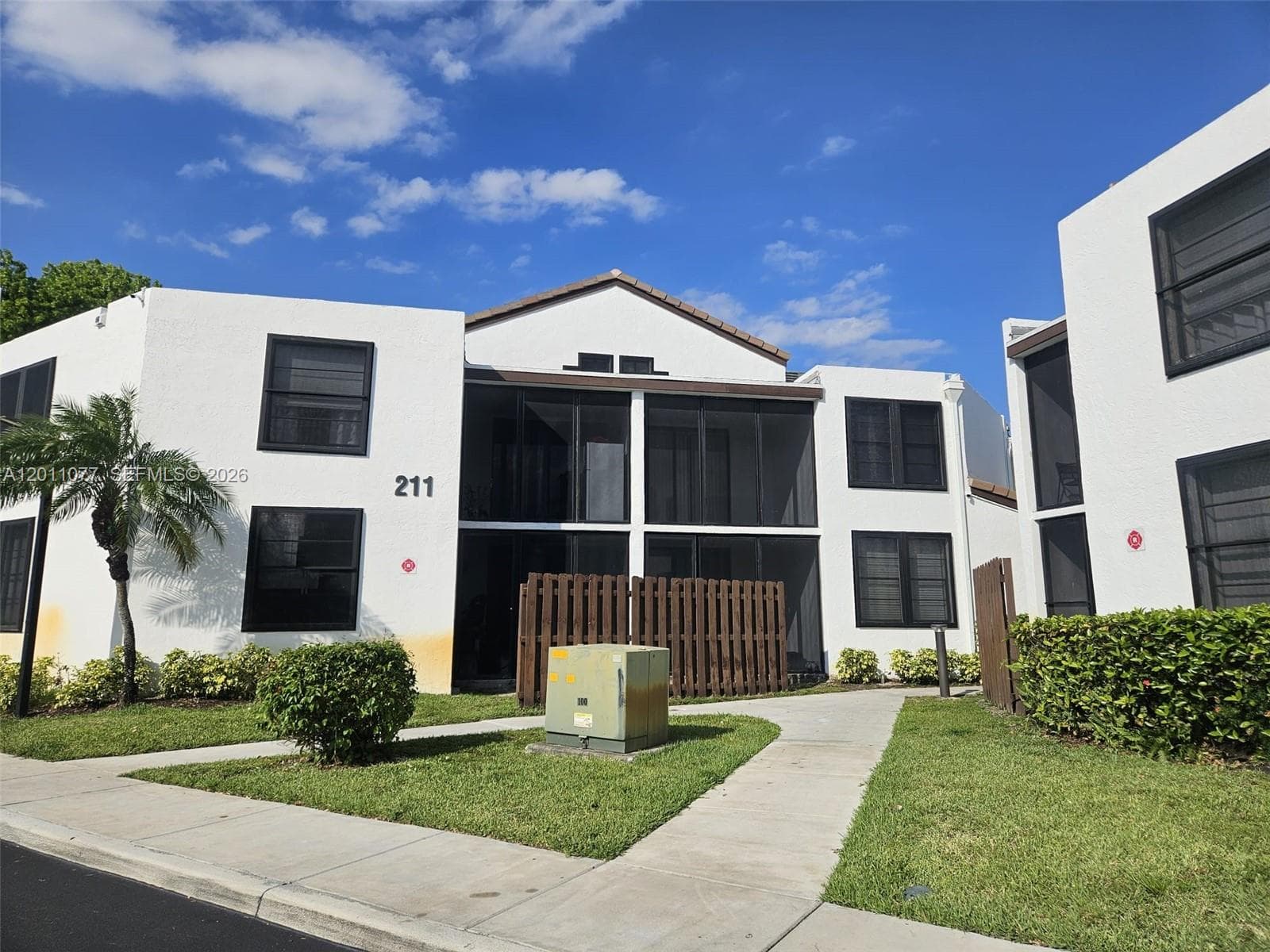 211 Lake Pointe Dr # 108, Oakland Park FL 33309