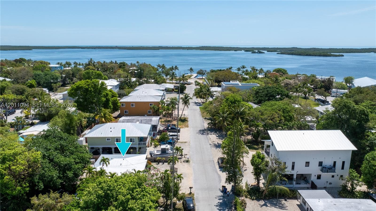 56 SE Marlin Ave, Key Largo FL 33037 photo 2