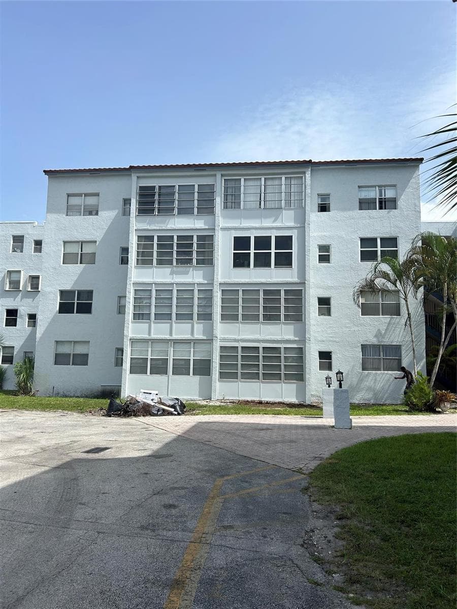 2860 Somerset Drive # 311k, Lauderdale Lakes FL 33311 photo 3