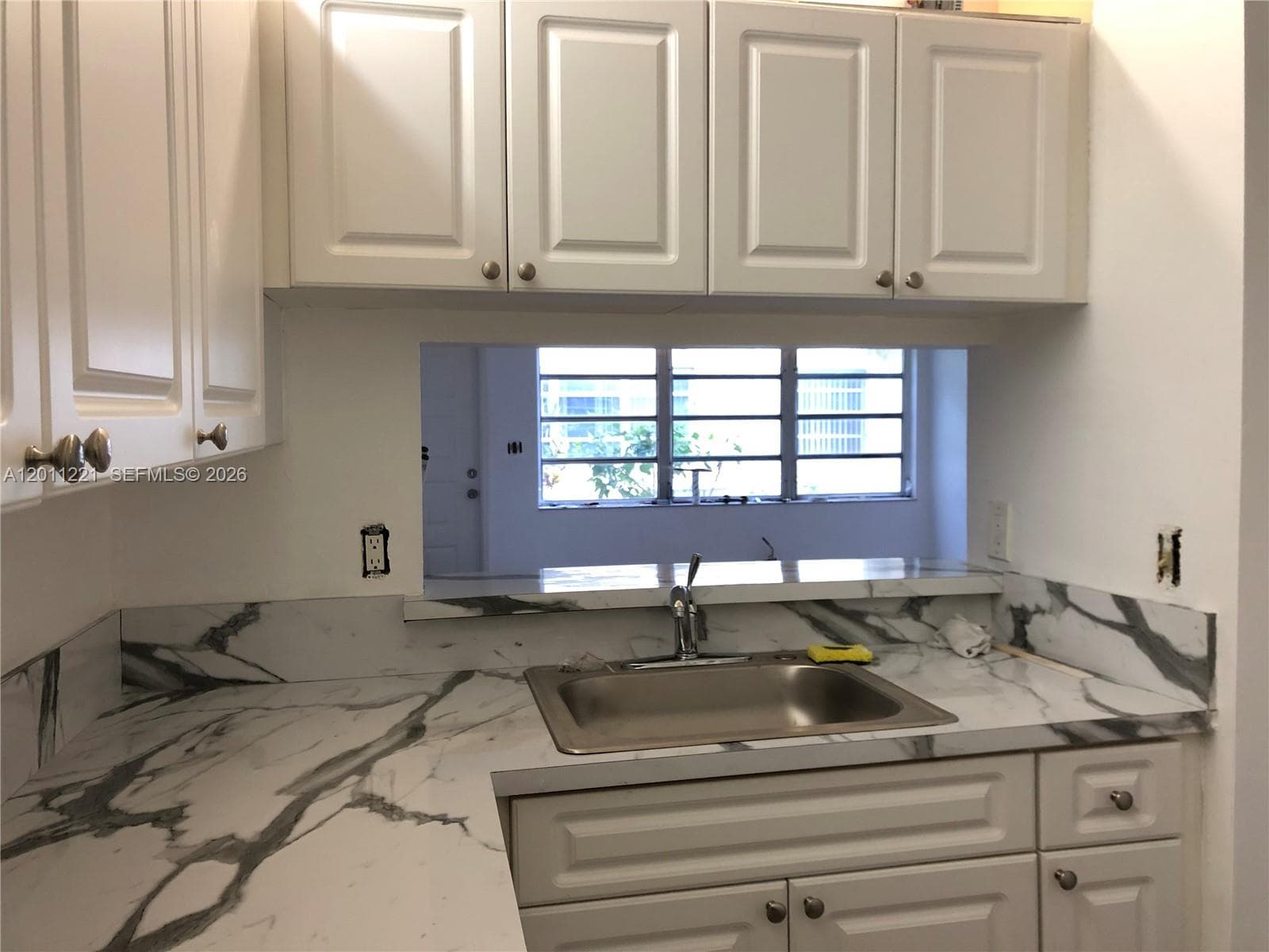 1027 Twin Lakes Dr # 28-B, Coral Springs FL 33071 photo 2
