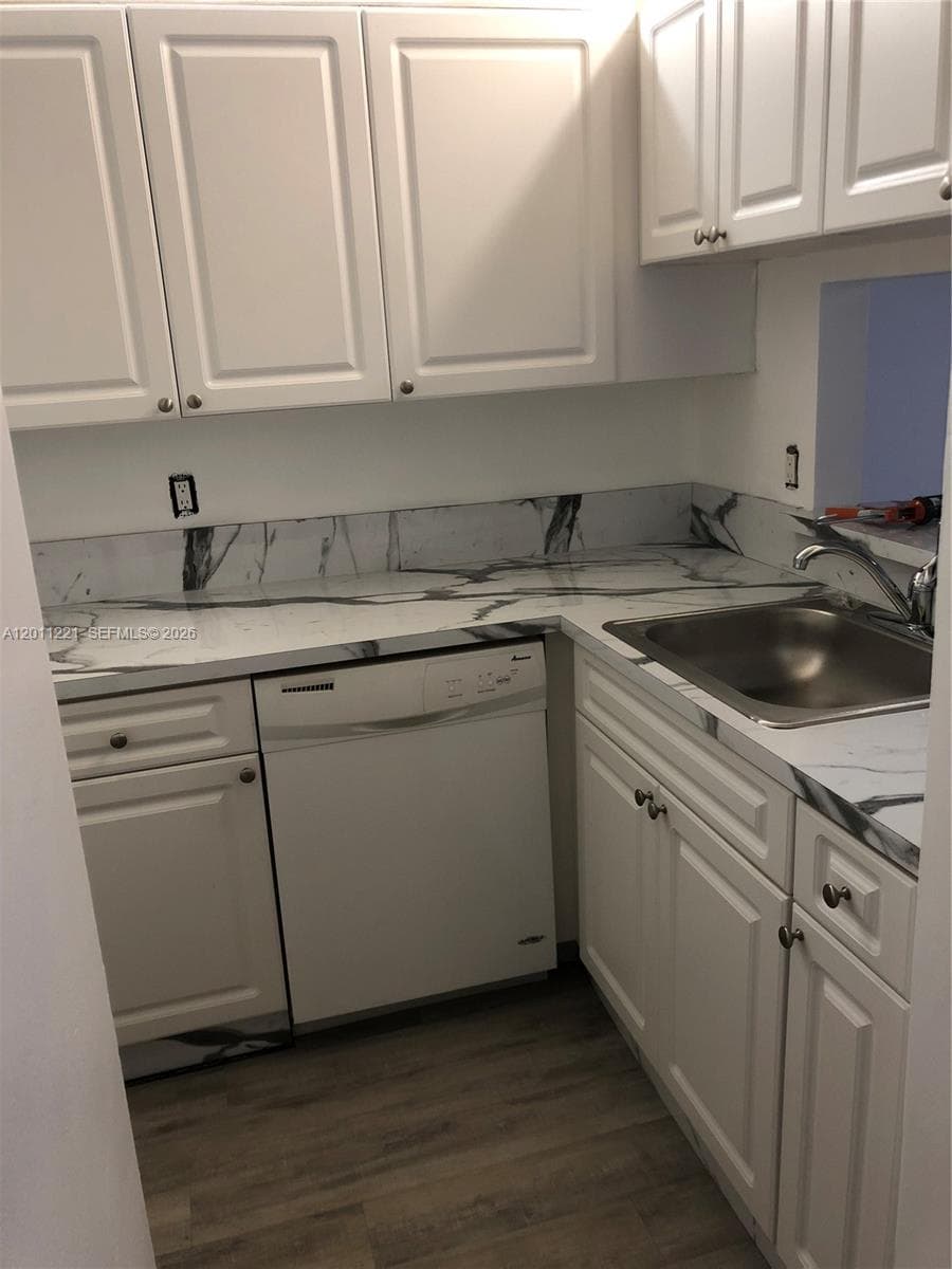 1027 Twin Lakes Dr # 28-B, Coral Springs FL 33071 photo 3
