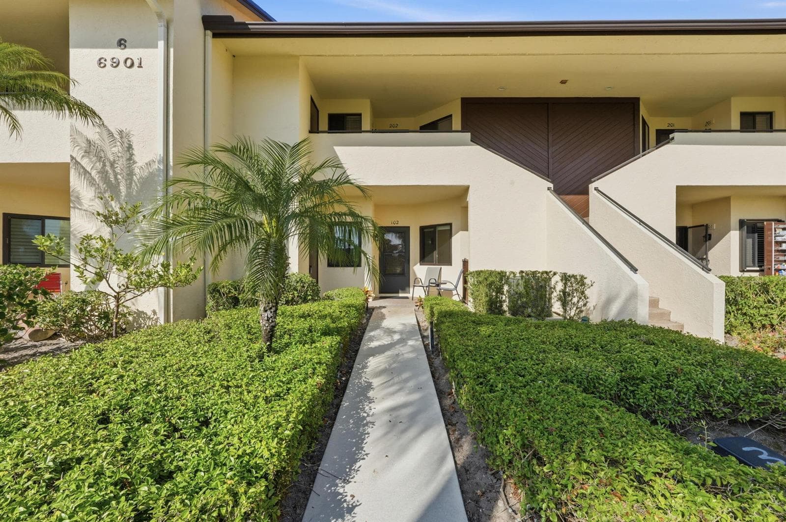6901 SE Constitution Boulevard # 102, Hobe Sound FL 33455 photo 3