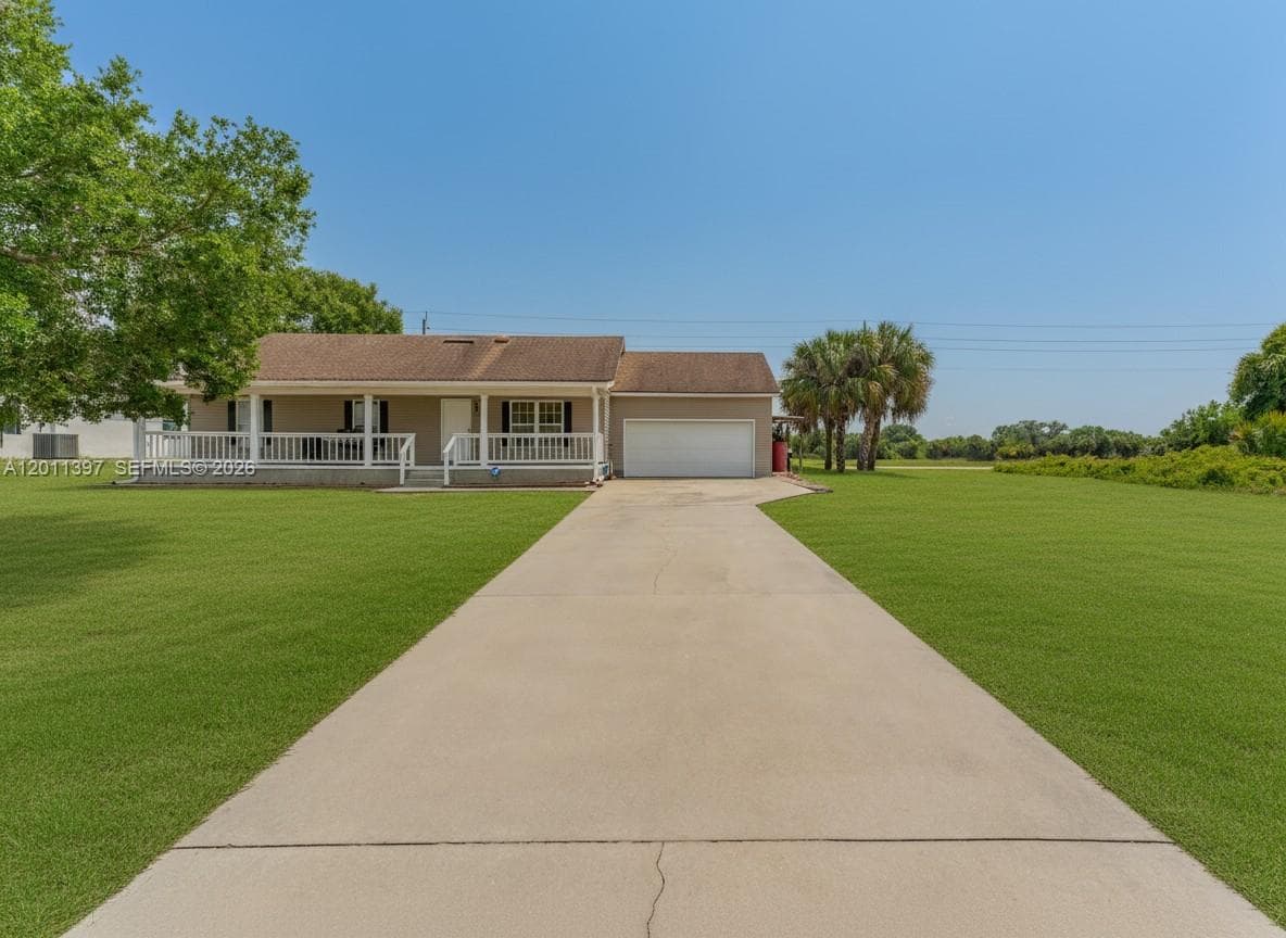 1500 Jay Ter, La Belle FL 33935 photo 2