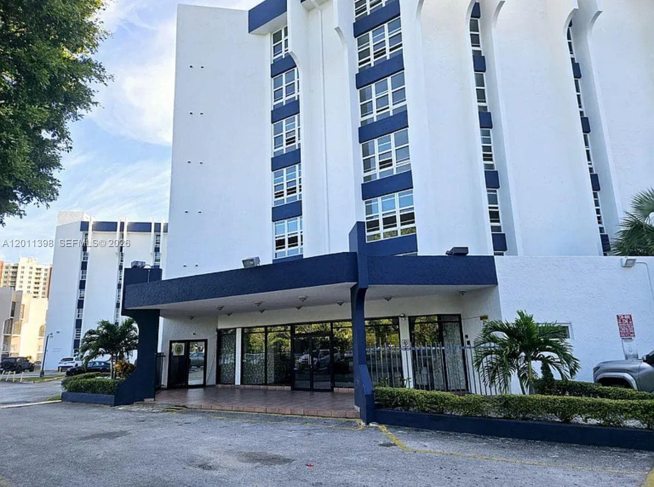 9682 Fontainebleau Blvd # 207, Miami FL 33172