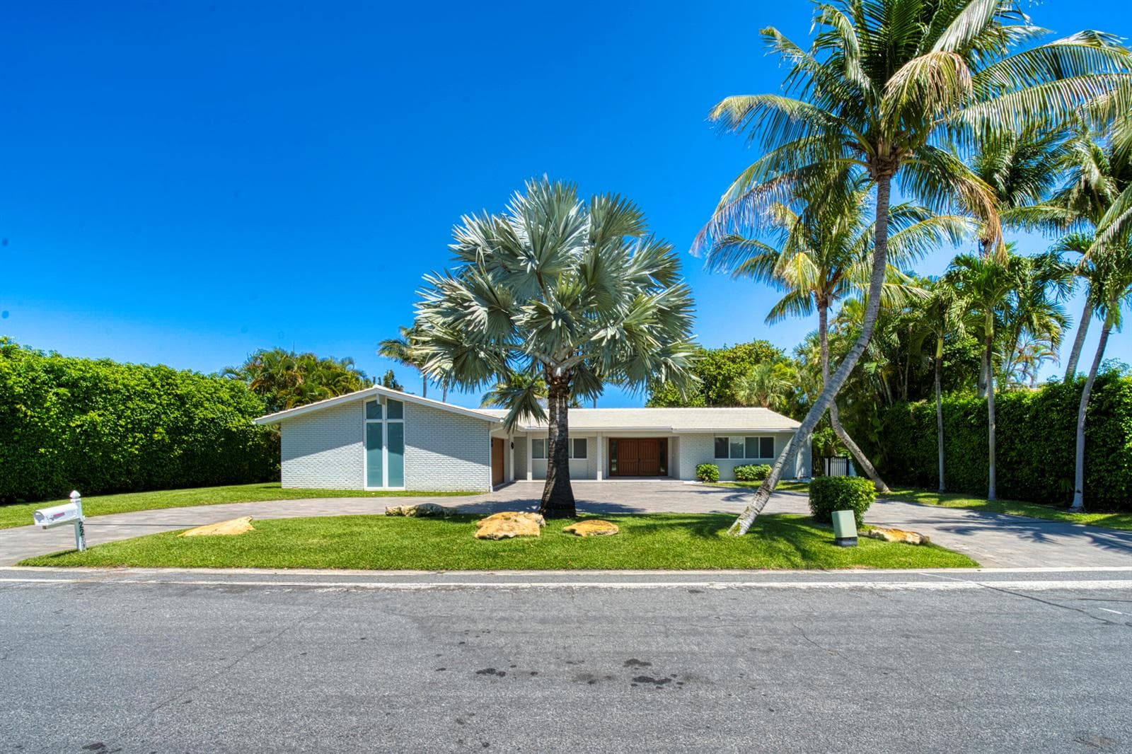 2259 Ibis Isle Road E, Palm Beach FL 33480 photo 2