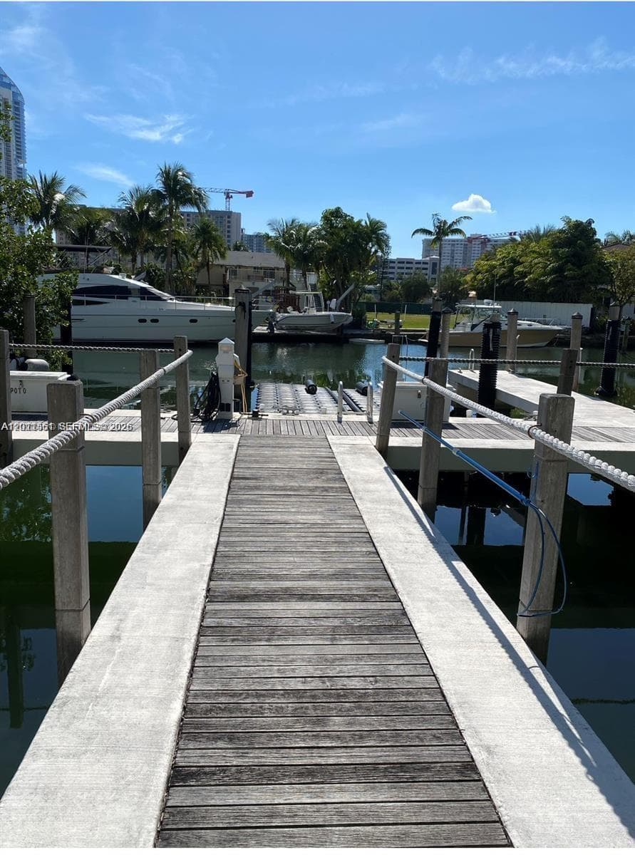 16400 Collins Ave, Sunny Isles Beach FL 33160