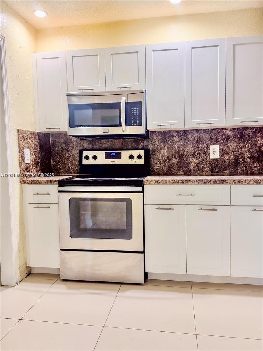 906 SW 74th Ave, North Lauderdale FL 33068 photo 3