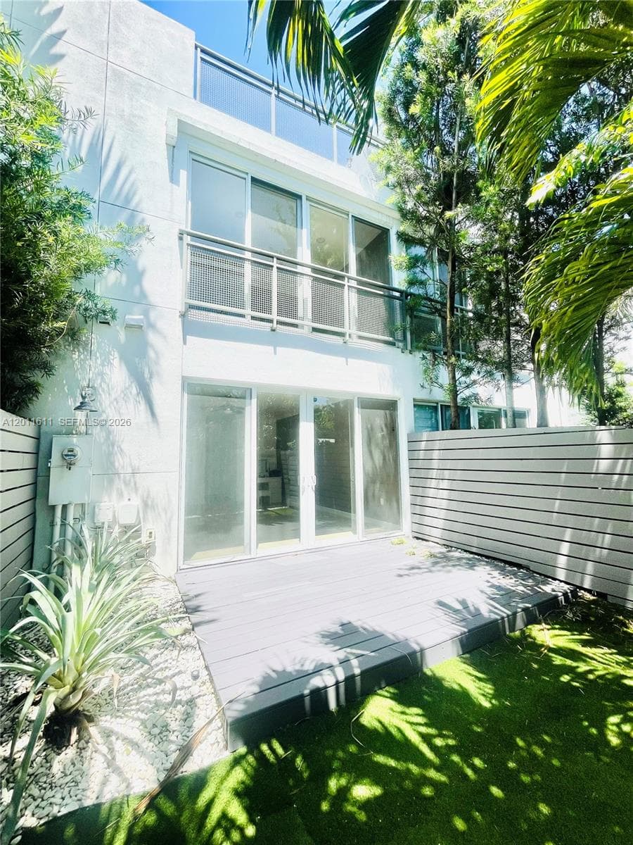 822 NE 19th Ave, Fort Lauderdale FL 33304 photo 3