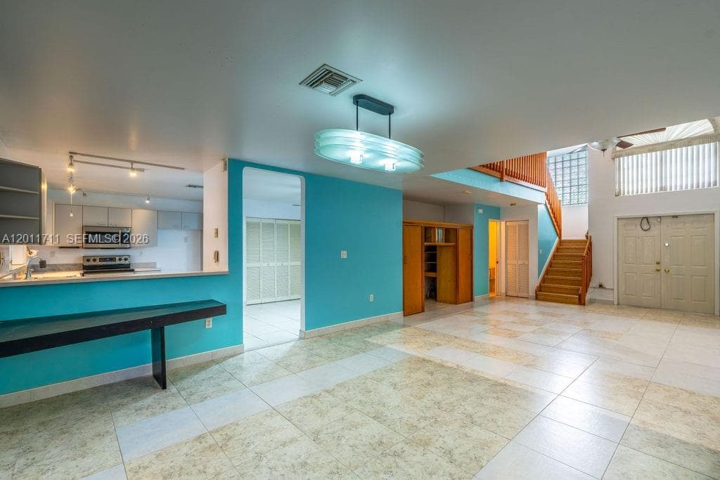 243 NE 212th Ter, Miami FL 33179 photo 5