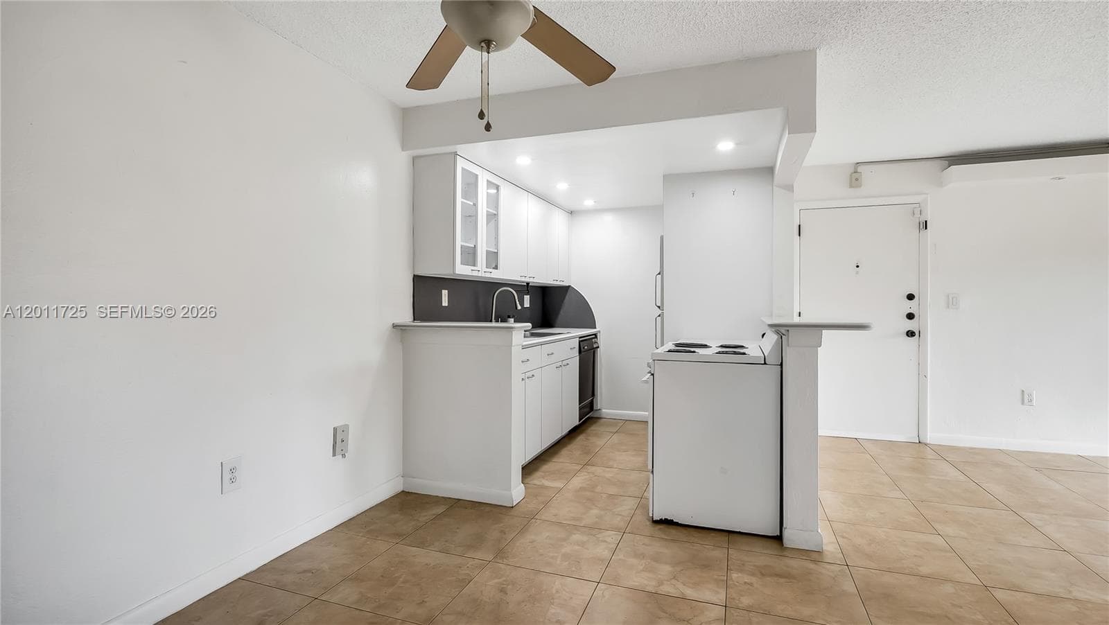 7200 Fairway Dr # H12, Miami Lakes FL 33014 photo 4