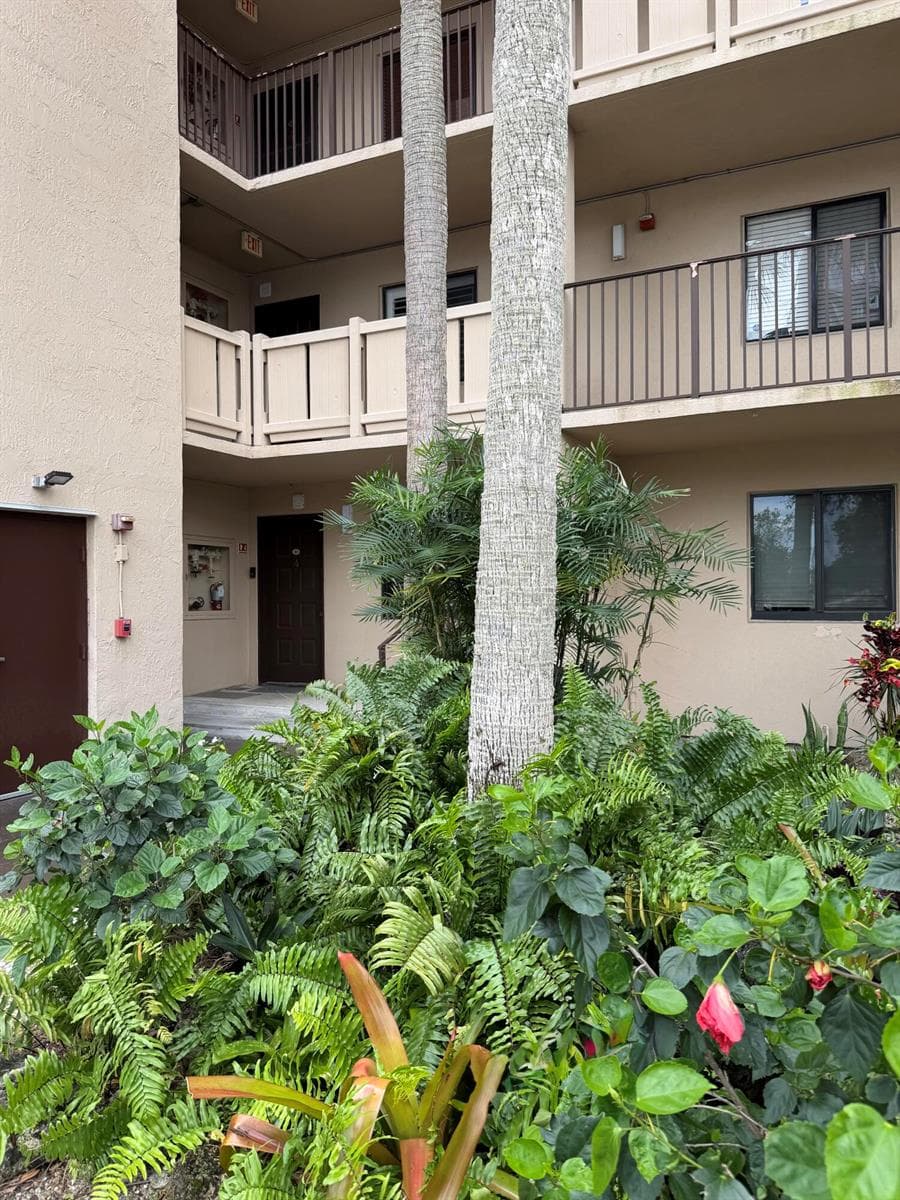 2200 S Cypress Bend Drive # 101, Pompano Beach FL 33069 photo 3