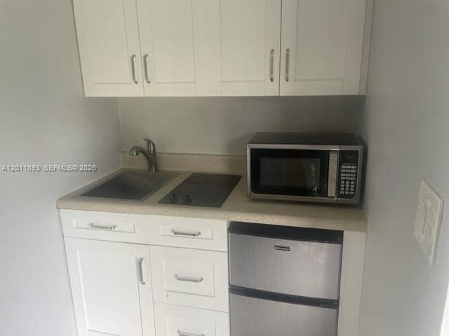 1041 NE 35th St, Oakland Park FL 33334 photo 4