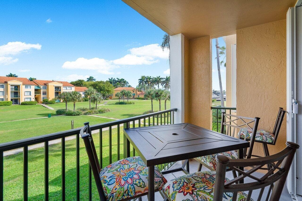 157 Yacht Club Way # 206, Hypoluxo FL 33462 photo 2