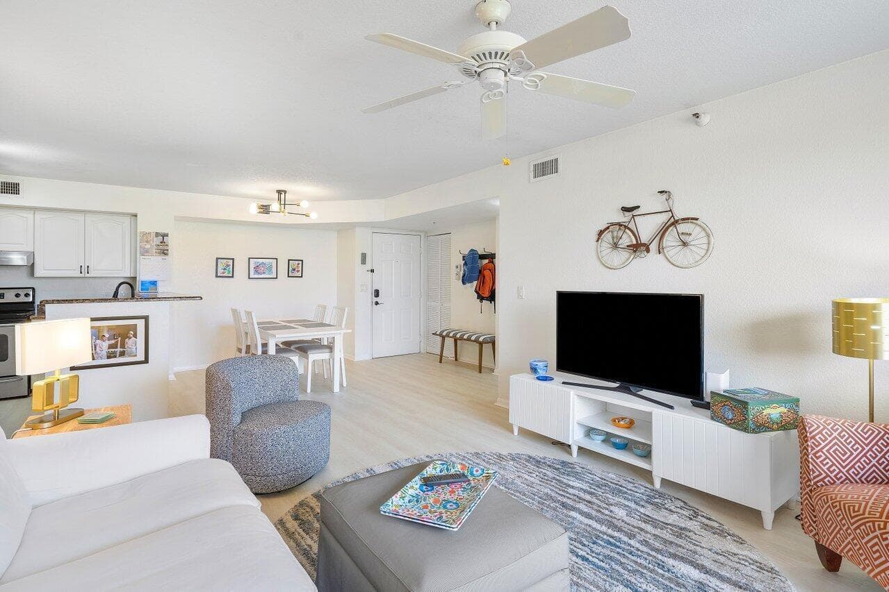 157 Yacht Club Way # 206, Hypoluxo FL 33462 photo 4