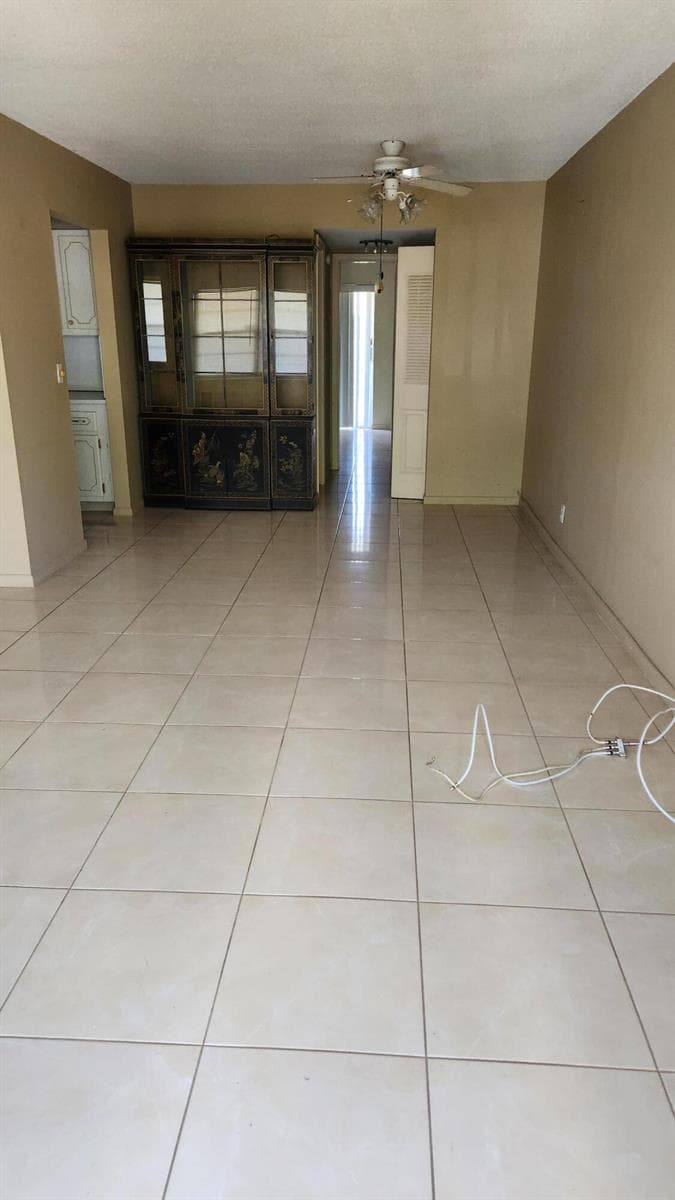 102 Andover D, West Palm Beach FL 33417 photo 2