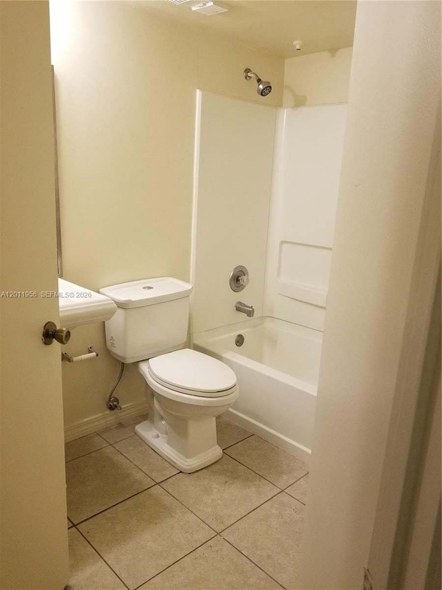 15241 SW 80th St # 201, Miami, FL 33193 photo 4