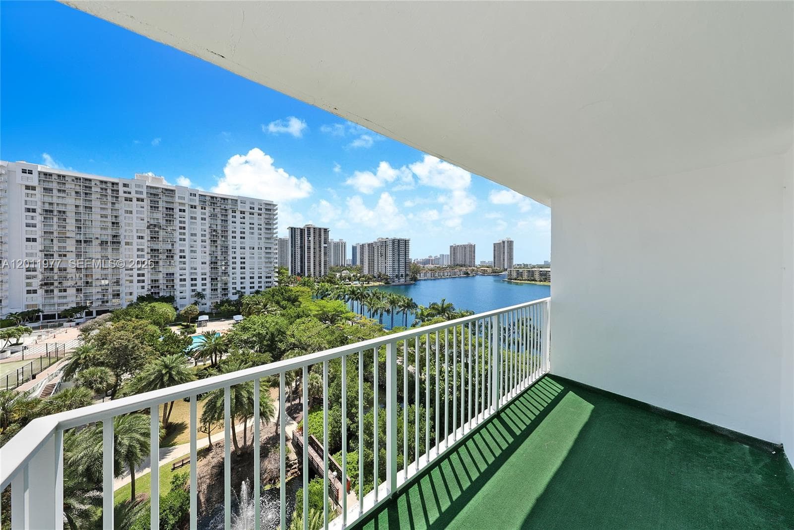 2801 NE 183rd St # 912W, Aventura FL 33160 photo 2