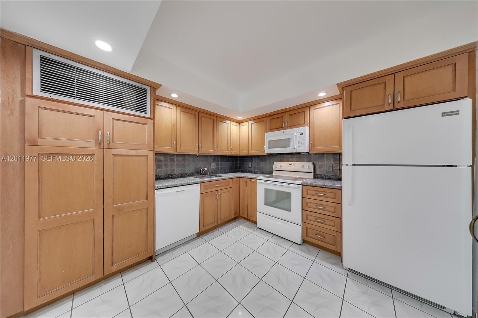 2801 NE 183rd St # 912W, Aventura FL 33160 photo 5