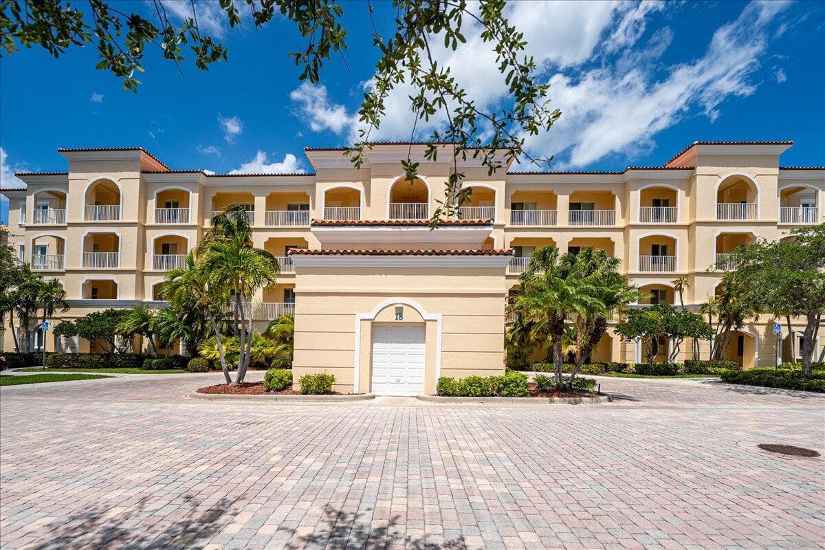 18 W Harbour Isle Drive W # 102, Fort Pierce, FL 34949 photo 5
