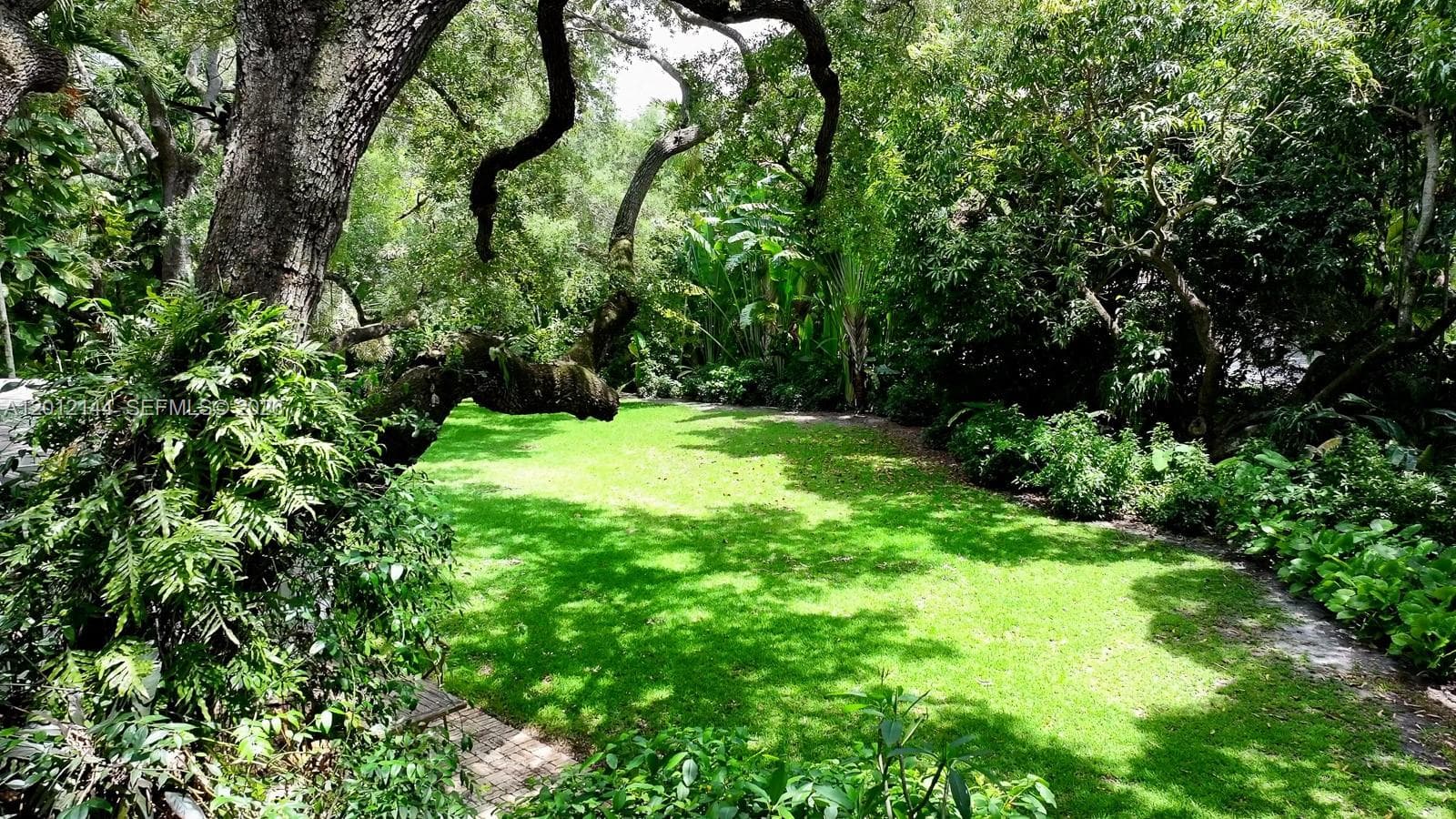 530 Melaleuca Ln, Miami FL 33137 photo 4