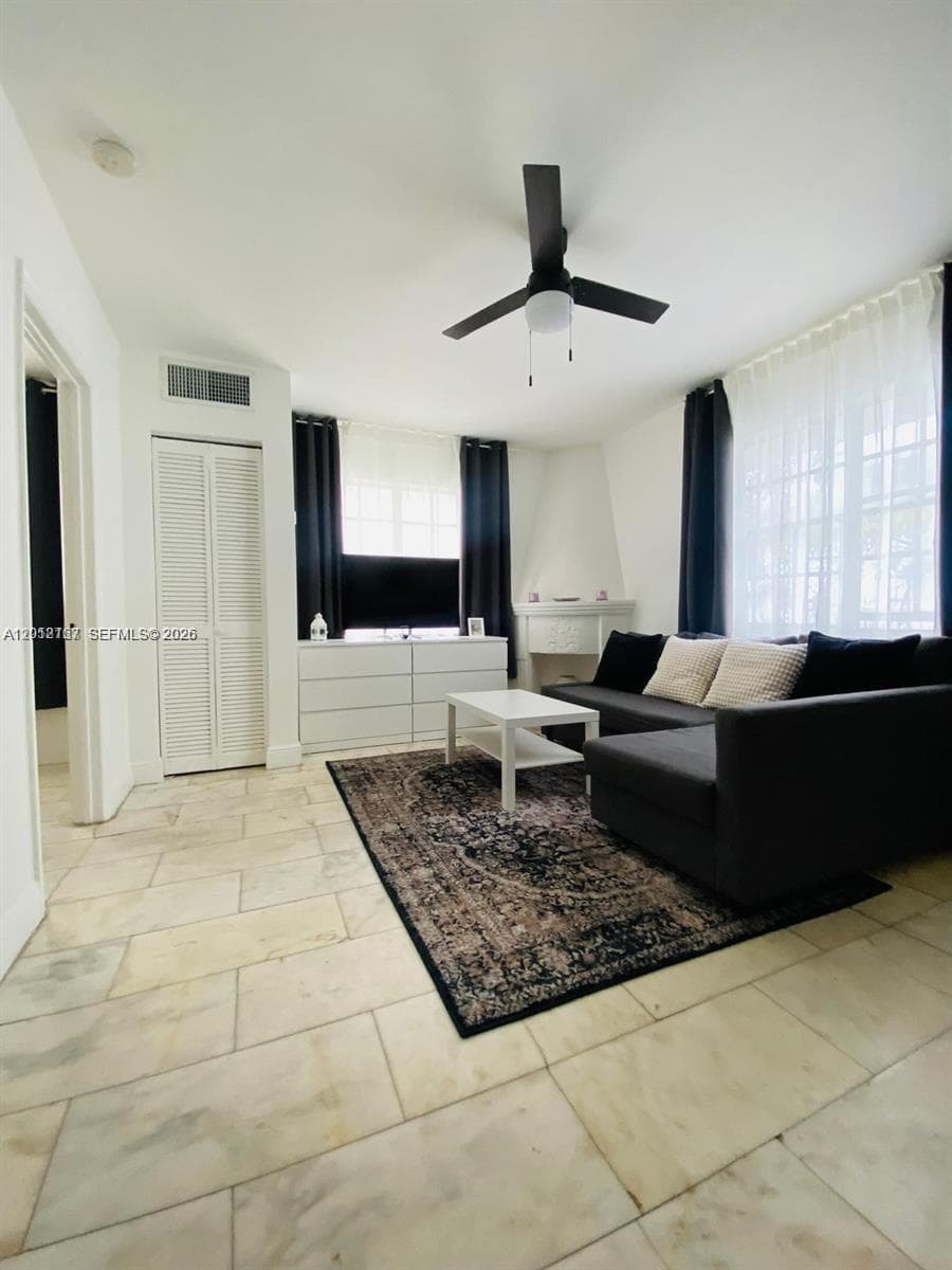 1526 Pennsylvania Ave # 20, Miami Beach FL 33139 photo 2