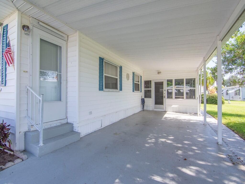 264 NE Cameo Way, Jensen Beach FL 34957 photo 2