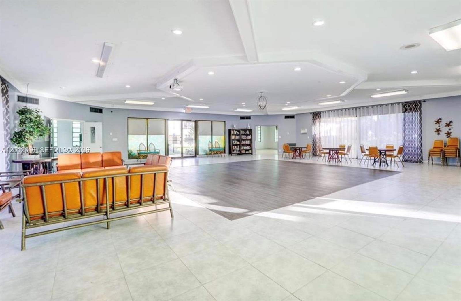 5031 W Oakland Park Blvd # 204, Lauderdale Lakes, FL 33313 photo 4