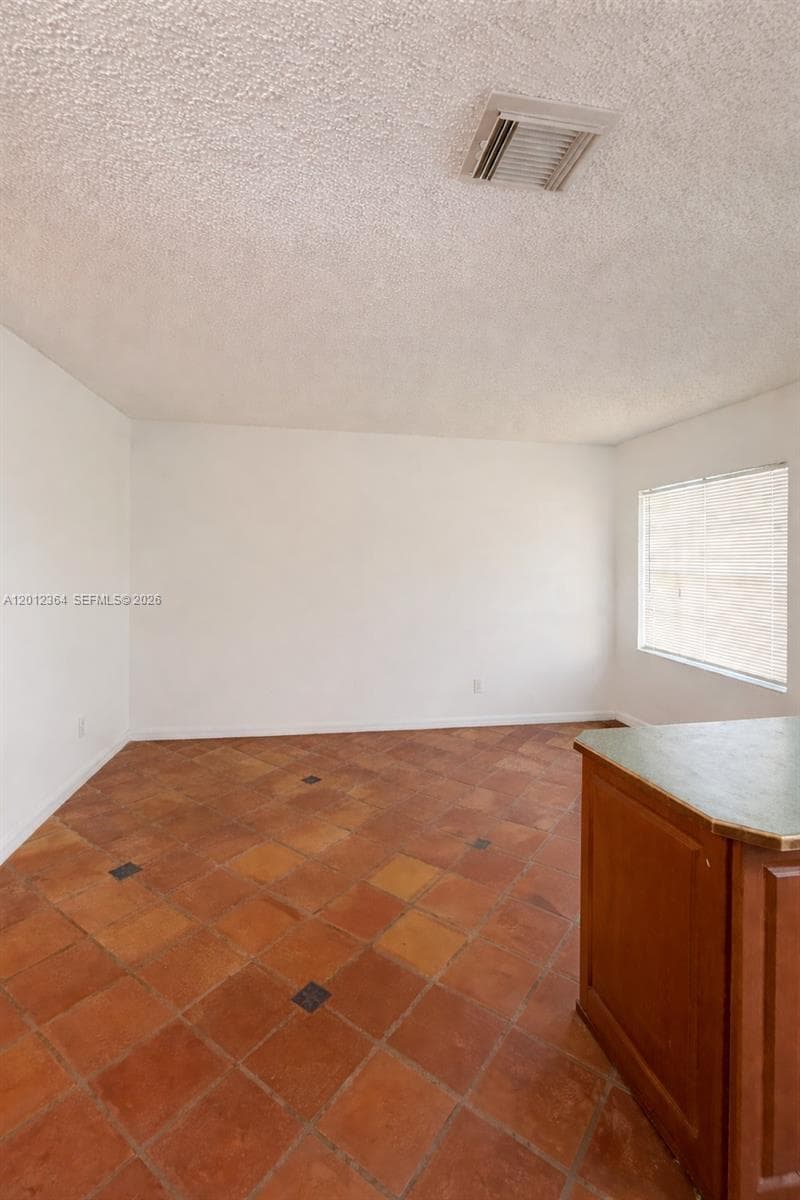 1045 NW 126th Pl, Miami FL 33182 photo 5