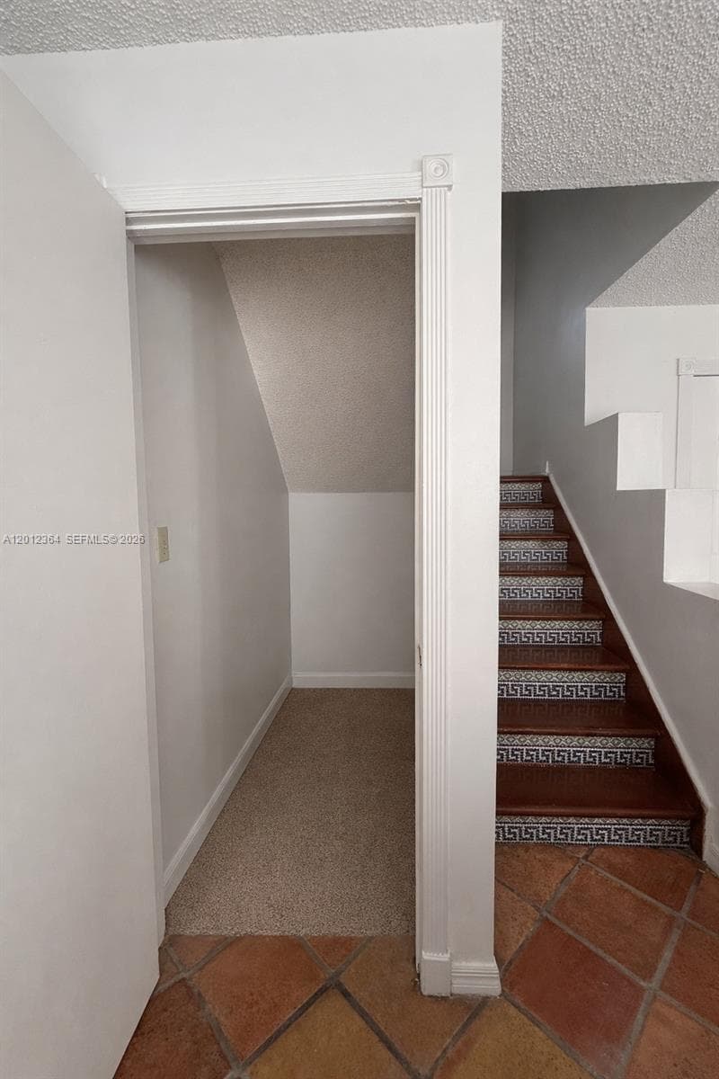 1045 NW 126th Pl, Miami FL 33182 photo 4