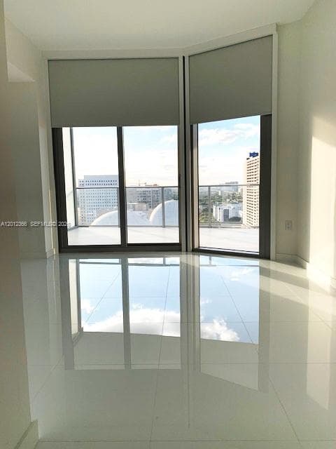 851 NE 1st Ave # 2110, Miami FL 33132 photo 5